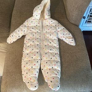 Old Navy water resistant snowsuit sz 6M-12M